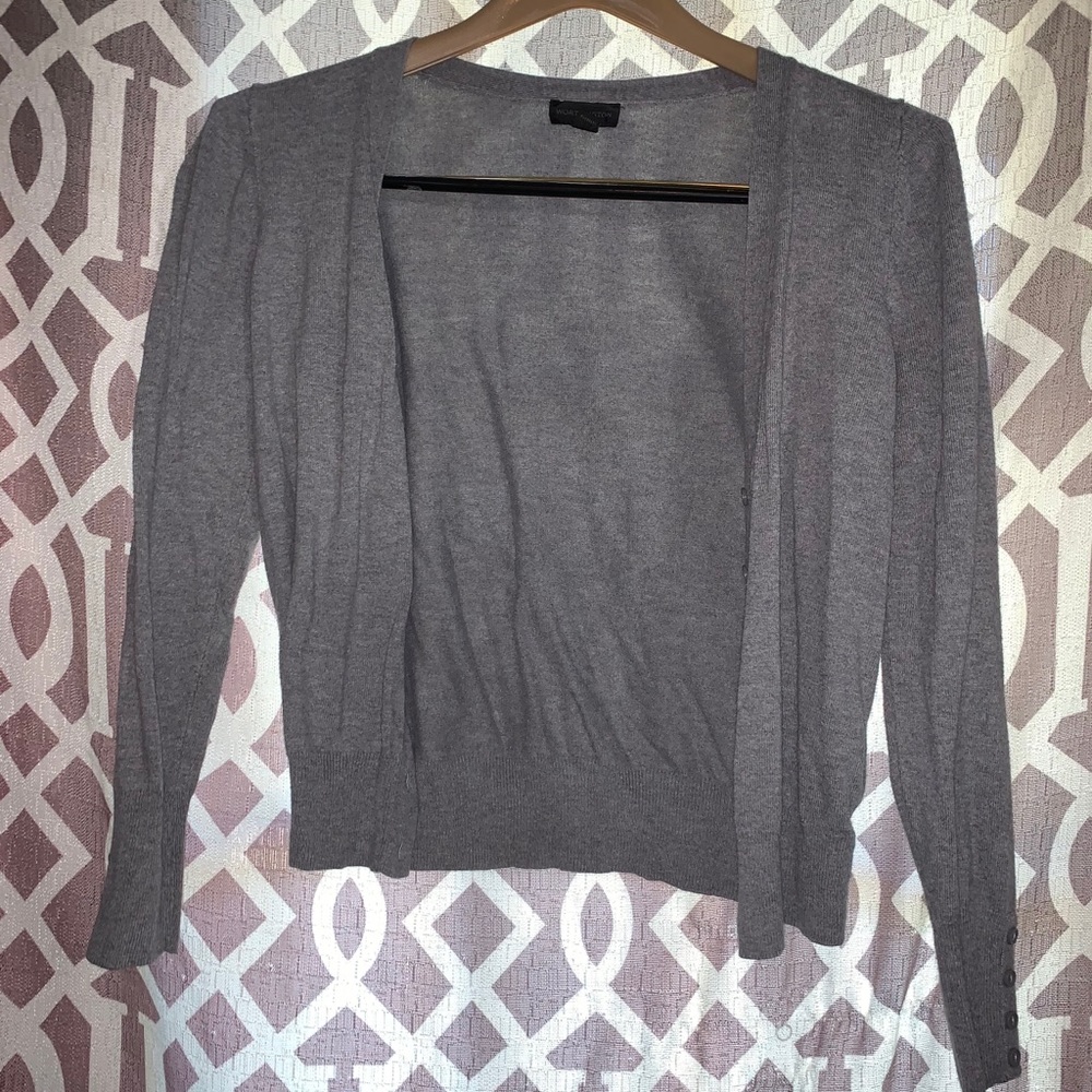 Gray Worthington cardigan.